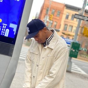 Meet your Posher, Av